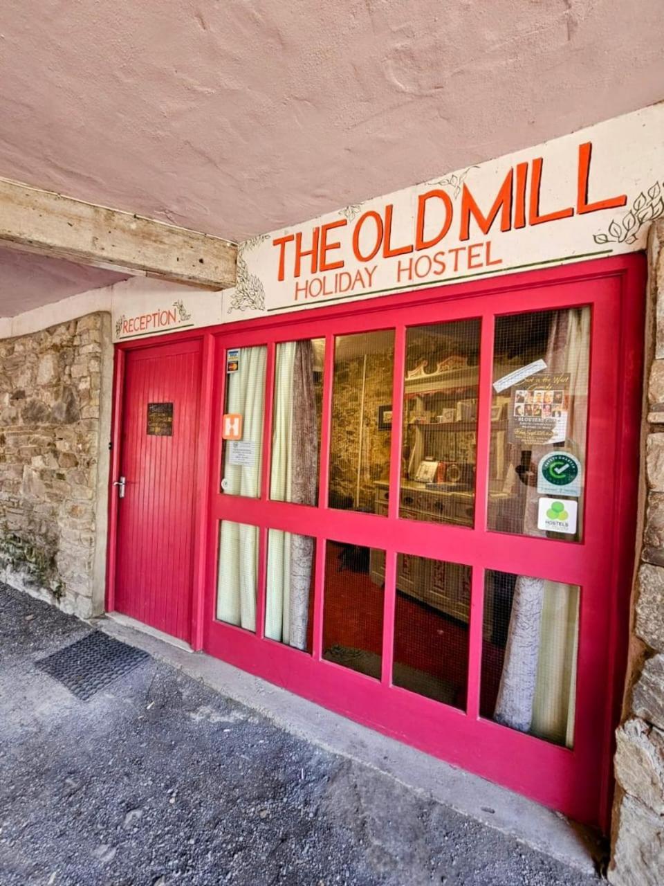 Old Mill Holiday Hostel Westport Eksteriør bilde